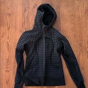 Lululemon Sweatshirt hoodie six 6